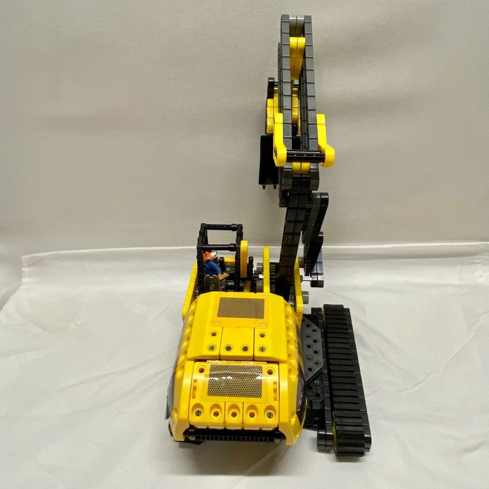 LEGO Technic Excavator Vexcon VIQ-1208 + 3 Worker Men Missing Limbs No Manuals